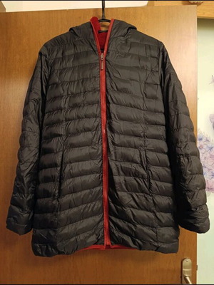 Women's reversible jacket like new, black and red, size L