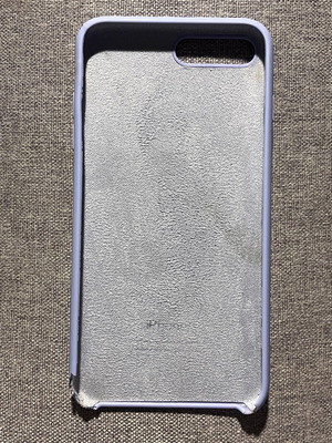 iPhone 8 Plus case used with broken plastic at bottom