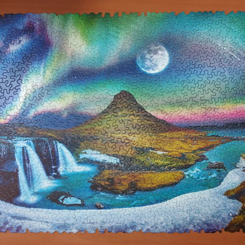 Trefl 600-piece puzzle Aurora in Iceland by Lars Stewart