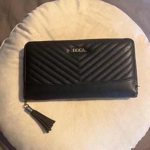 Doca wallet like new, black and gold leather