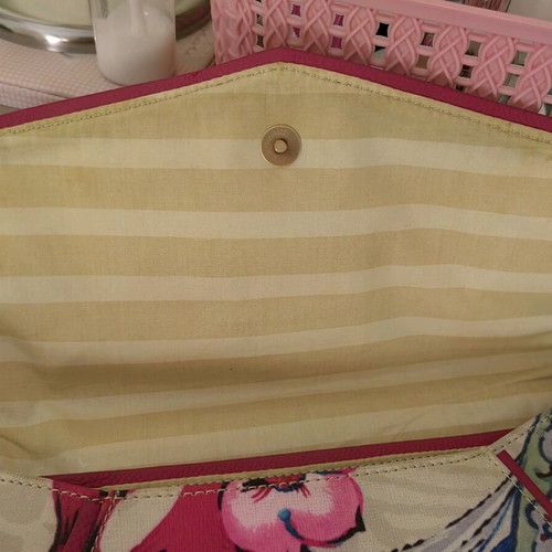 Oilily handbag with detachable strap like new, blue and pink