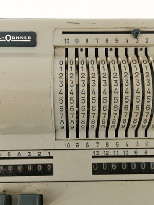 Original Odhner calculator used, functional