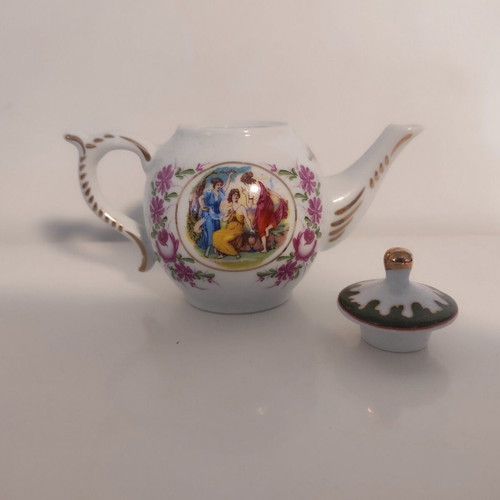 Miniature porcelain teapot Limoges like new