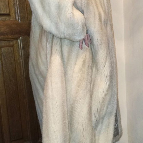 Whole mink fur like new, ecru color