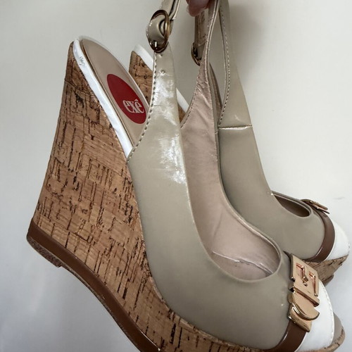 Exe women's platform sandals size 37 like new, white beige