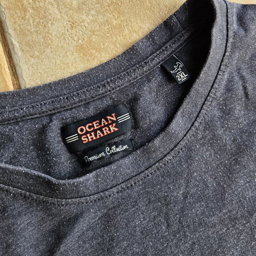 T-shirt dark blue with print, like new, XXL