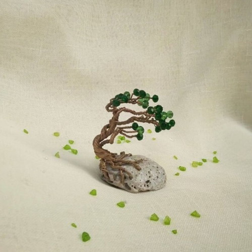 Bonsai wire tree with green beads new