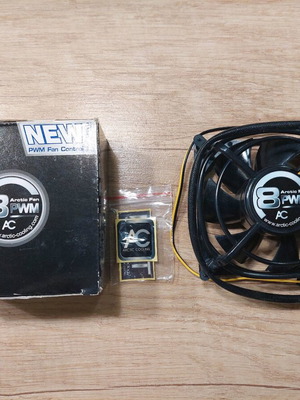 Arctic cooling case fan 80mm pwm computer fan like new