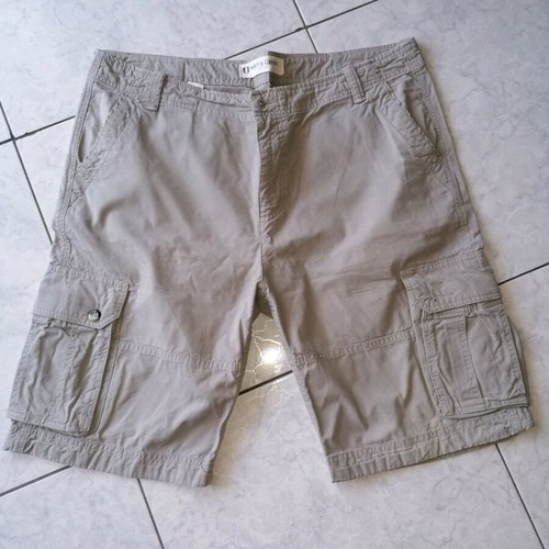 Navy & Green men's cargo shorts No 38 like new, beige