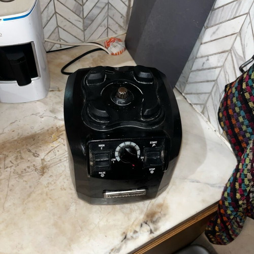 Hamilton Beach blender model HBH-550 like new