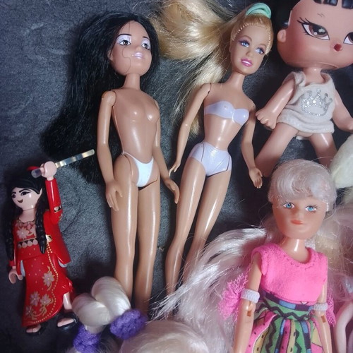 Small dolls used, lot