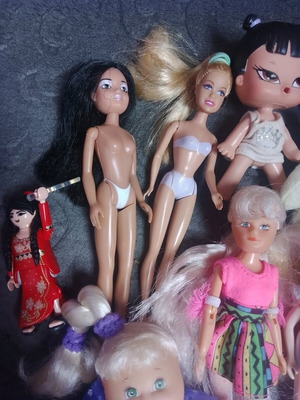 Small dolls used, lot