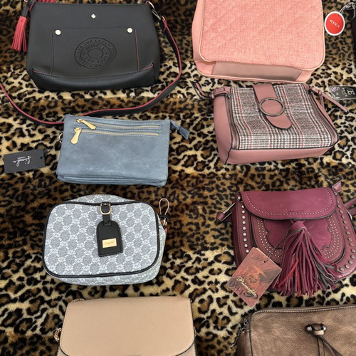 Women's bags new, pack of 18 assorted styles and colors