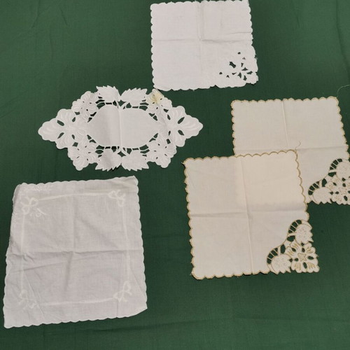 Decorative doilies used, 1950s era, pack of 5 pieces
