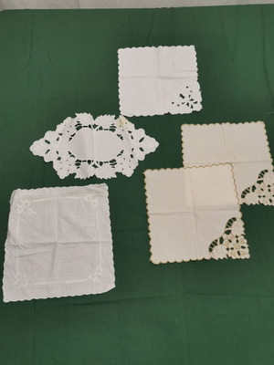 Decorative doilies used, 1950s era, pack of 5 pieces