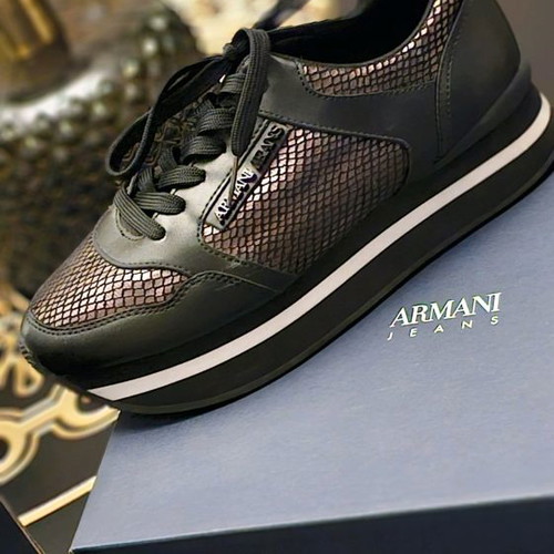 Armani sneakers μεταχειρισμένα, μέγεθος 39, μαύρα αθλητικά