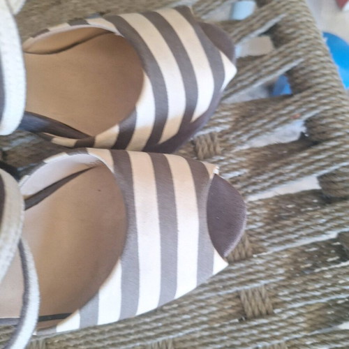 Kelly's pumps size 37 like new, black and white