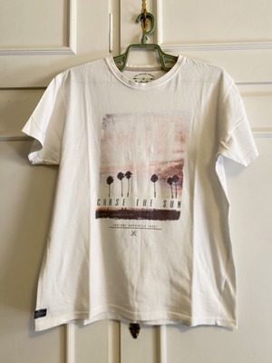 Urban Outfitters double men's T shirt large used in excellent condition, white cotton