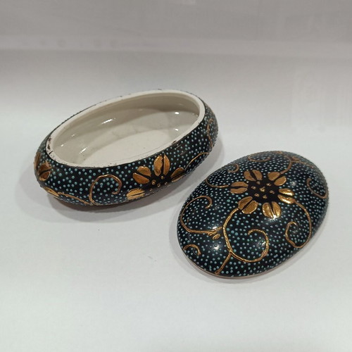 Sevres set of 2 hand-painted bowls used