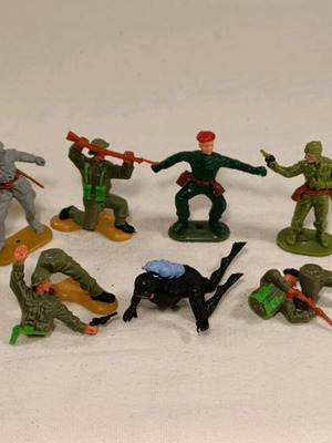 Timbo vintage toy soldiers used, all together