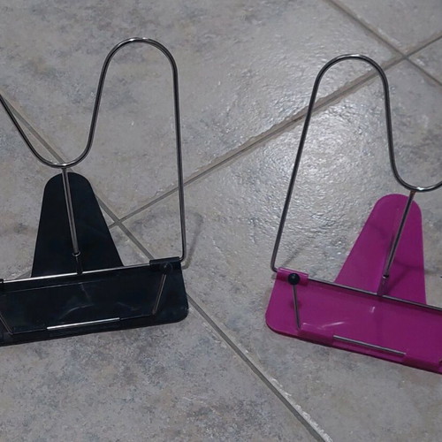Book stands like new, pack of 2, metal with plastic