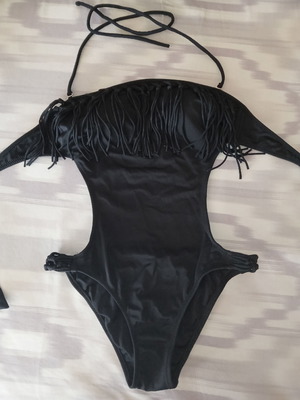 Ολόσωμο μαγιό μαύρο με κρόσσια και ενίσχυση Medium μεταχειρισμένο