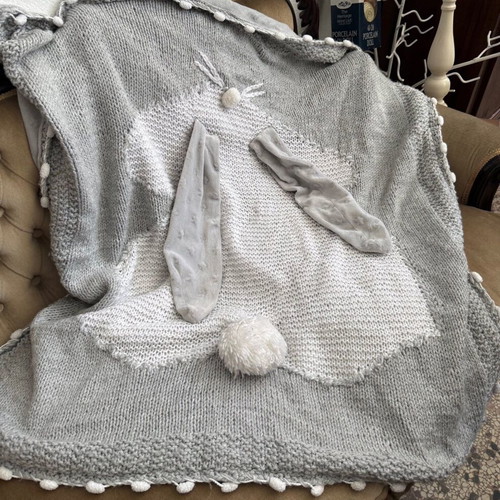 Baby handmade knitted blanket used with bunny design