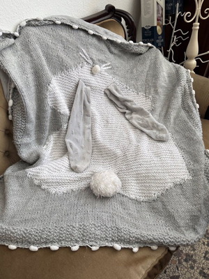 Baby handmade knitted blanket used with bunny design