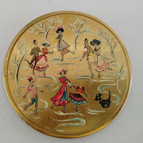 Powder compact used, vintage 60s with broken mirror