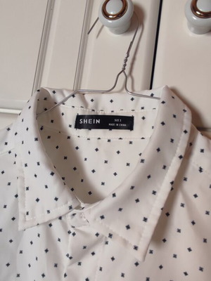 Shein white short-sleeve shirt with pattern size S like new