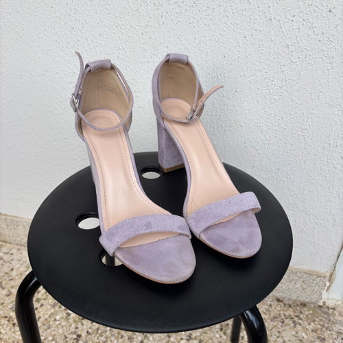 Ideal Shoes women's suede sandals size 39, like new, purple lilac