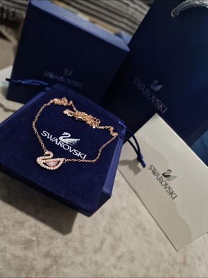 Колие Swarovski ново с класически дизайн
