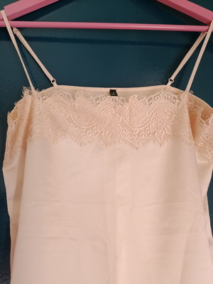 Benetton lingerie blouse with adjustable straps, like new, beige