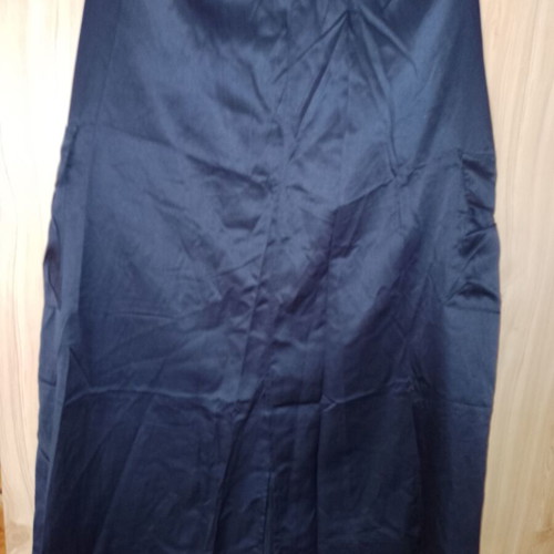 Satin skirt long black new, pockets and back slit, size M/L