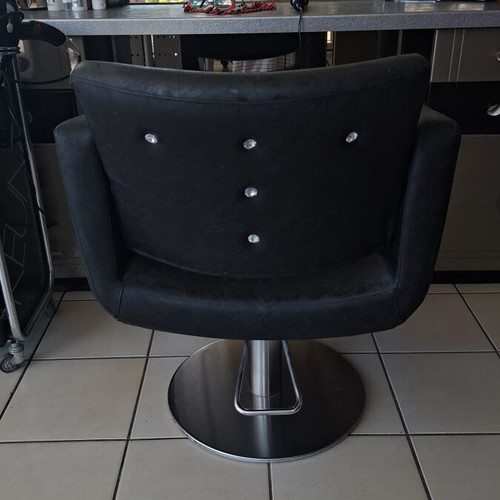 Hydraulic salon chairs set of 2 in excellent condition with Swarovski