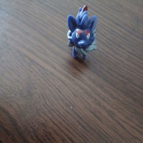 Zorua mini figure Pokemon Gen 5 Black and White
