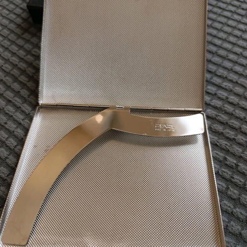 Pearl metal cigarette case like new, Made in Japan