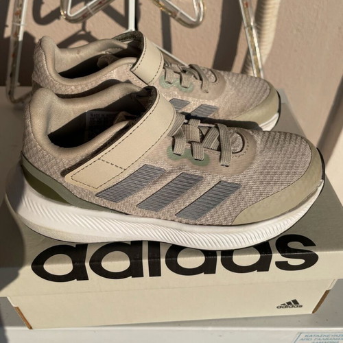 Adidas Runfalcon 3.0 kids shoes new, size 29, beige