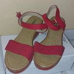 Red platform sandals like new, size 40