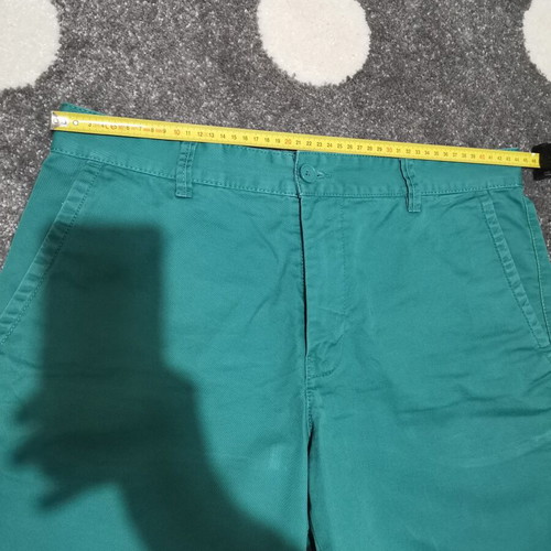 Benetton Bermuda shorts like new, size 50, green