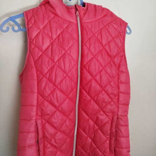 Pink sleeveless jacket Bershka used, size L with hood