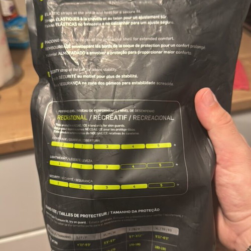 Nike Charge shinguards L/G, unused with original Zip packaging