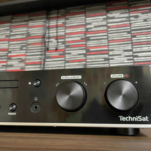 TechniSat DIGITRADIO 143 CD Radio adapter like new
