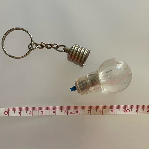 Light bulb keychain used with light