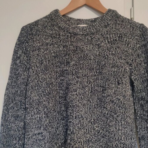 Knitted sweater H&M medium like new, black and white