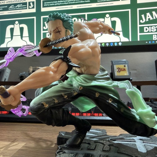 Roronoa Zoro figure like new with three swords and extra head