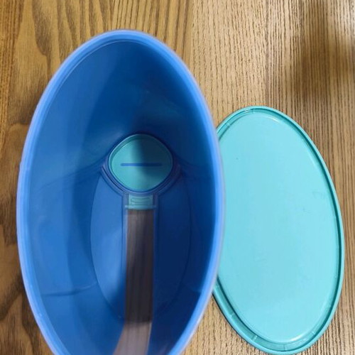 Tupperware storage container 1.6 L like new, purple with green lid