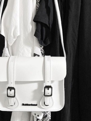 Dr. Martens white shoulder bag like new, leather