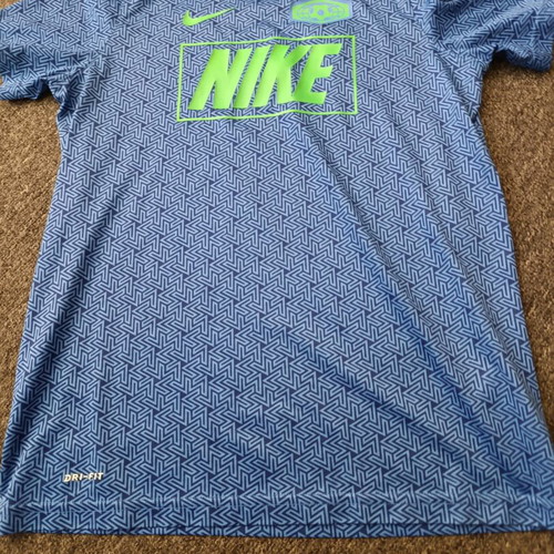 Children's football jersey like new for ages 8-10