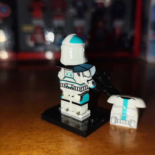 Howzer Star Wars Lego minifigure with accessories